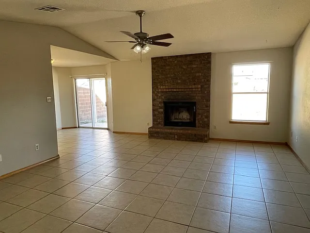 1372 Challenger Ave — Photo 5