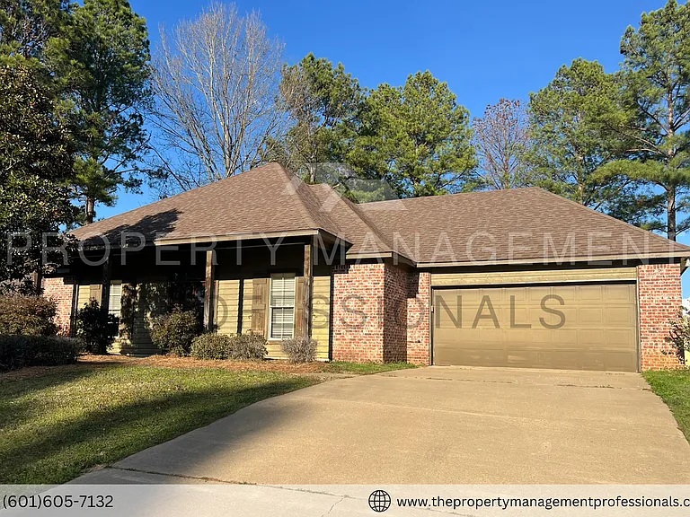 116 Cedar Green Dr — Photo 2