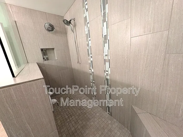 4283 Glenlea Commons Dr — Photo 15