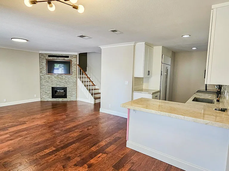 1653 Kentfield Ave — Photo 1