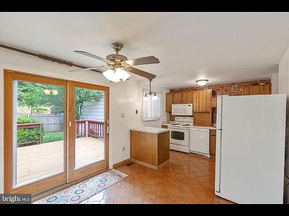 3rd image of 19212 Saint Johnsbury Ln #5