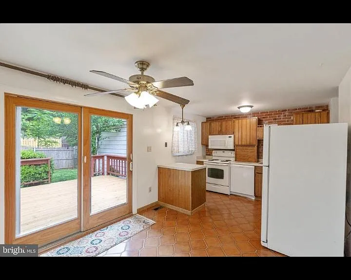 Saint Johnsbury Ln — Photo 3