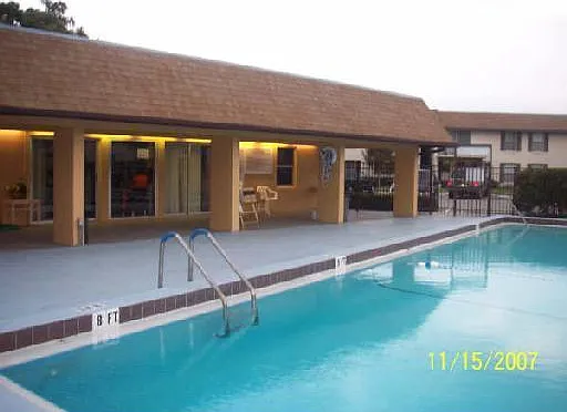 957 W Oak Ridge Rd #A — Photo 3