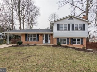 1700 Pebble Beach Dr, Vienna, VA 22182