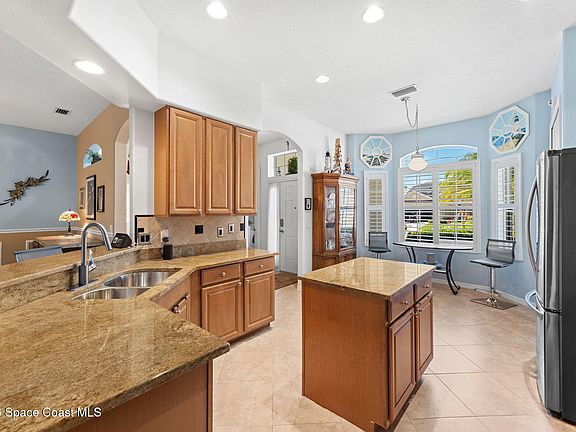 2nd image of 3702 Carambola Cir