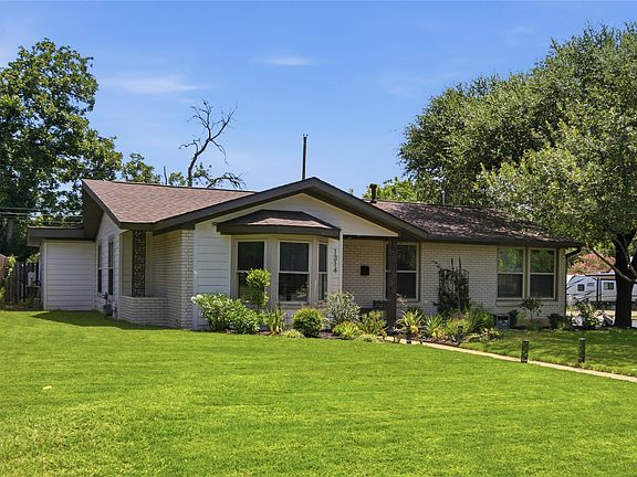 3rd image of 1314 Yorkshire Dr