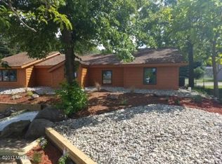 301 Federal Ave, Houghton Lake, MI 48629
