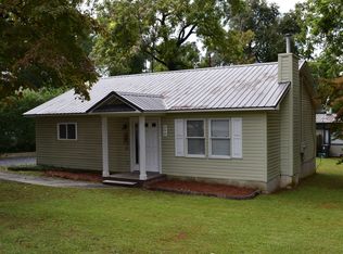 390 N Bennett St, Southern Pines, NC 28387