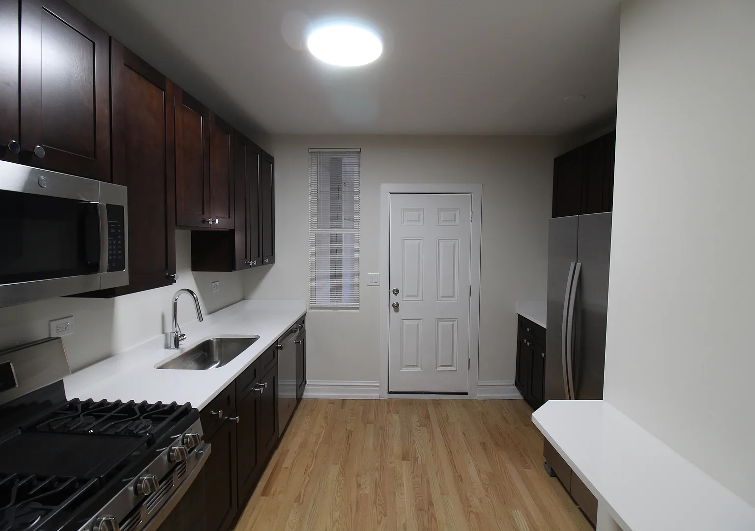 3 bed, 1600 sqft, $2,200 — Photo 3