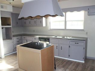 12 Kenny Ct, Alvin, TX 77511