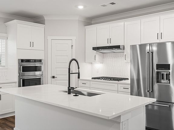 5th image of 613 Silver Trce Lot 27