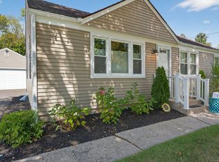 222 Robbins Ave, Newington, CT 06111