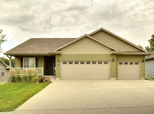 402 Cedar St, Janesville, IA 50647