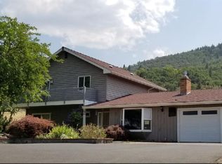 206 Hilltop Rd, Talent, OR 97540