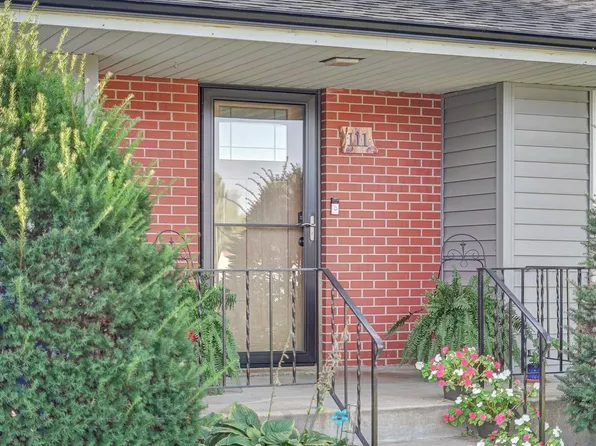 111 E 3rd St, Valparaiso, NE 68065