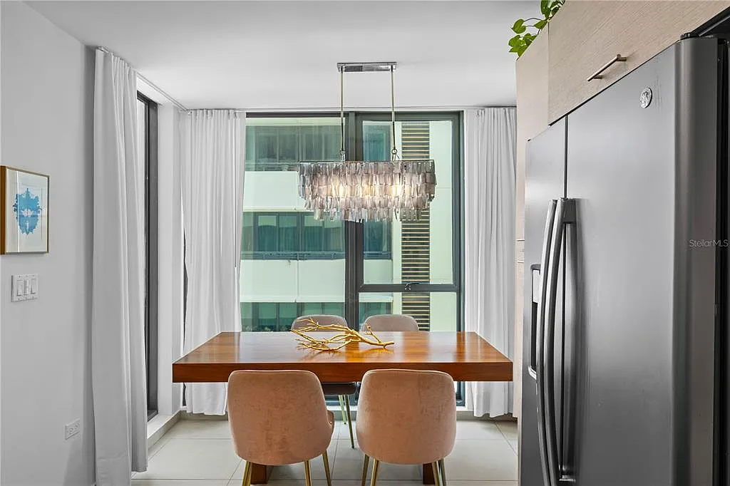 2 bed, 2.0 bath, 1000 sqft, $4,500 — Photo 3