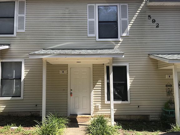 2nd image of 592 Hill Ln #8