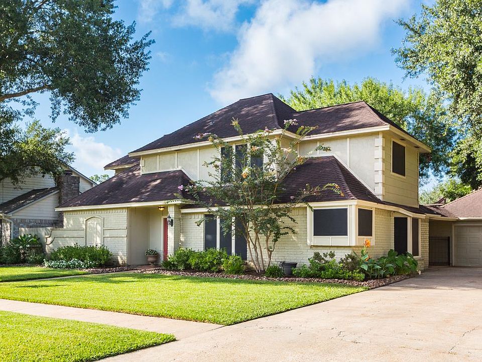 1st image of 2306 Golfcrest Dr