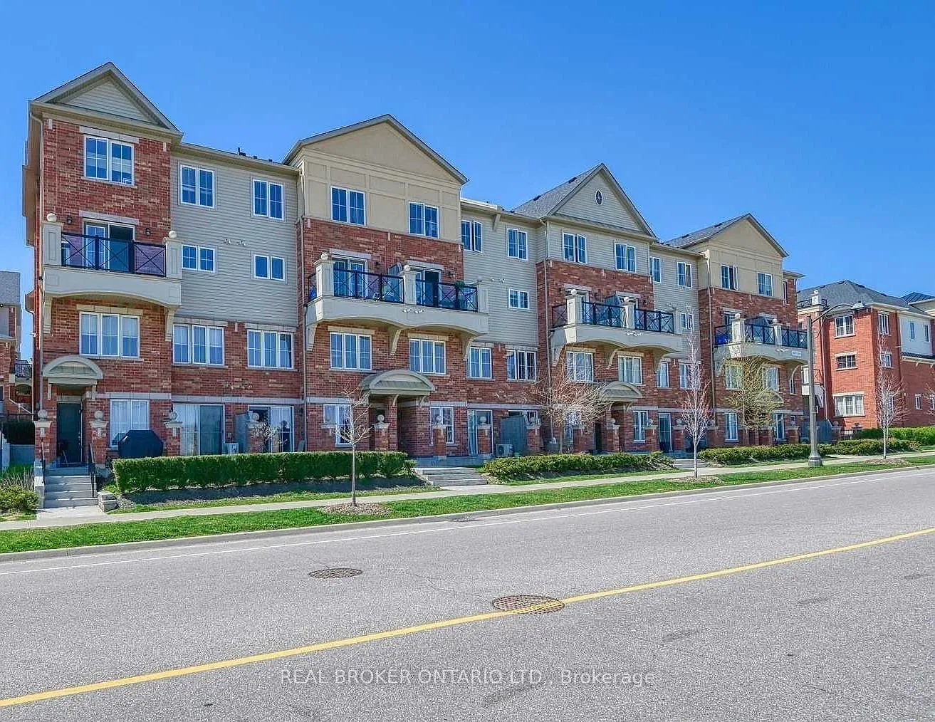 2 bed, $2,850 — Photo 1
