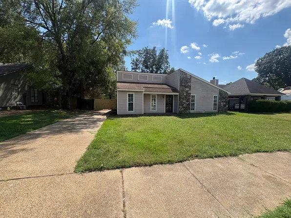 5987 Whisper Valley Dr, Memphis, TN 38141