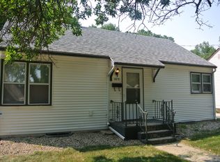 525 12th St NW, Minot, ND 58703