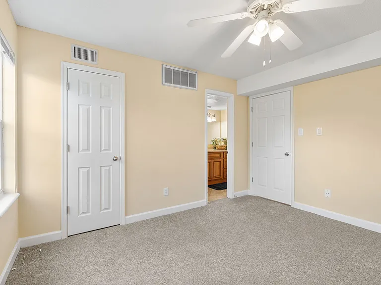 The Pawn - 1 Bed / 1 Bath - 631-661 Sq.Ft.