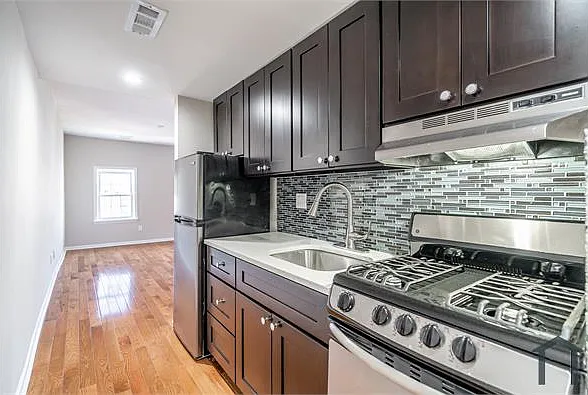 407 S 12th St #4 — Photo 9