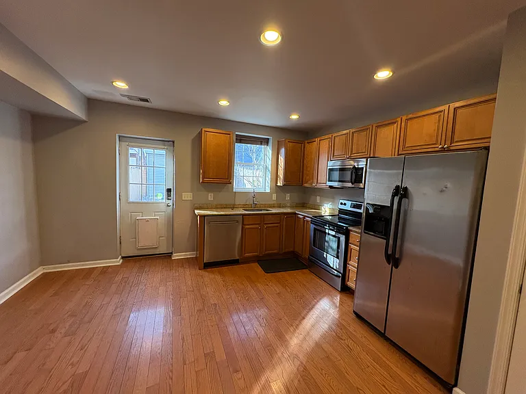 756 18th St NE — Photo 37