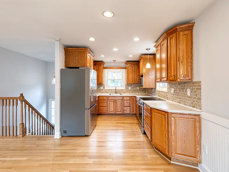 617 Oak Ln — Photo 9