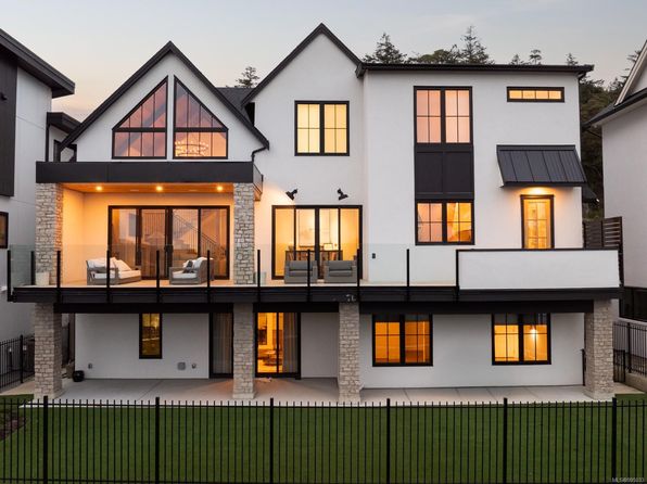 1416 Pinehurst Pl, Langford, BC V9B 3S3