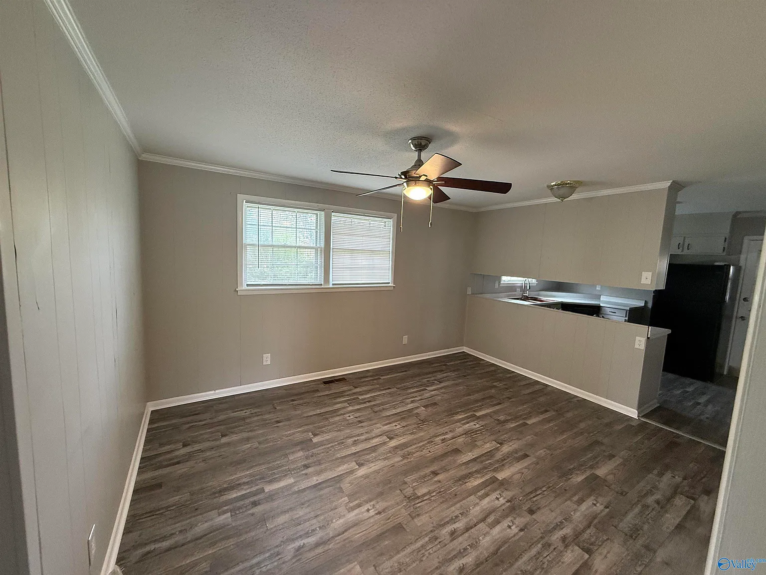 3 bed, 2.0 bath, 1408 sqft, $1,600 — Photo 3