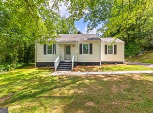 10 Meridian Dr, Newnan, GA 30263