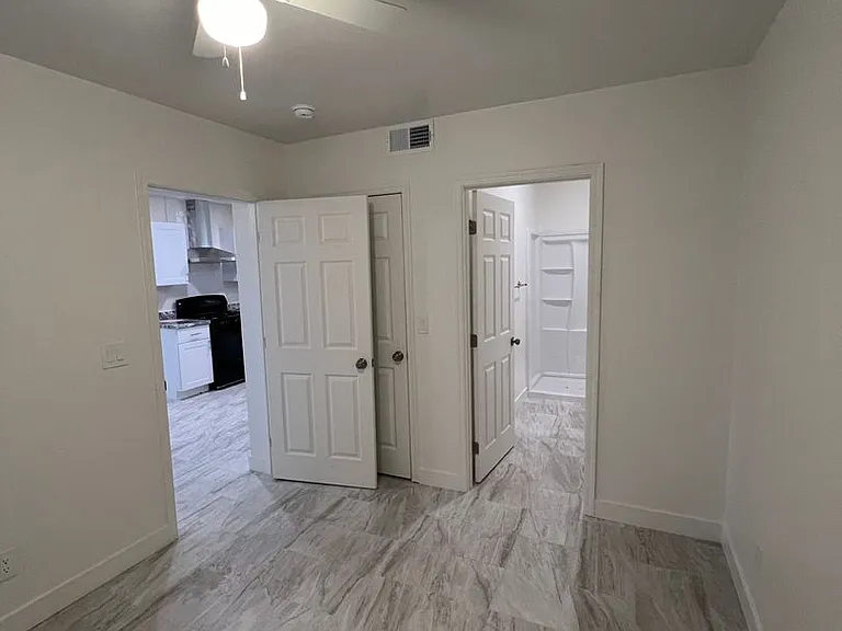 2206 S 5th Ave — Photo 4