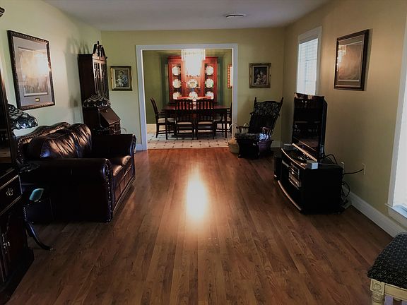 Front Living/dining room