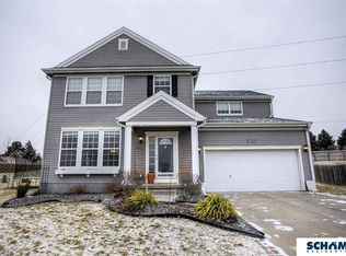 16635 Loop Cir, Omaha, NE 68136