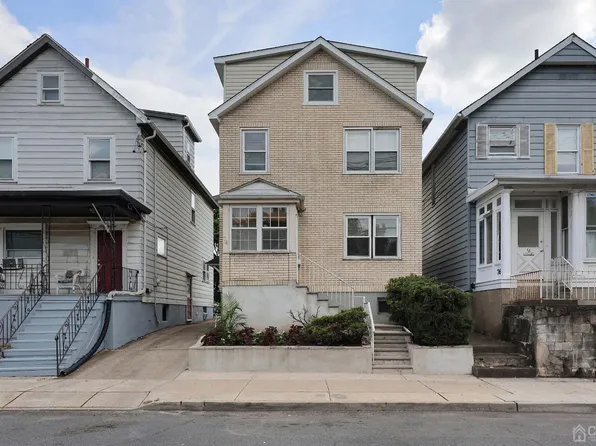74 Delafield St, New Brunswick, NJ 08901