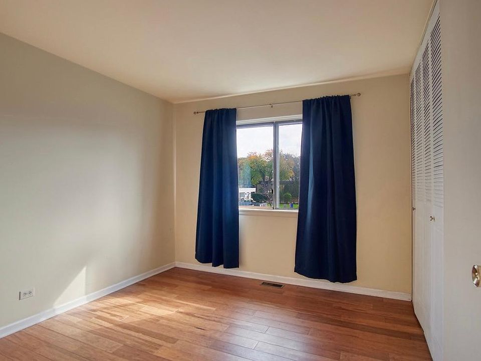 1st image of 5 Tower Ct #5