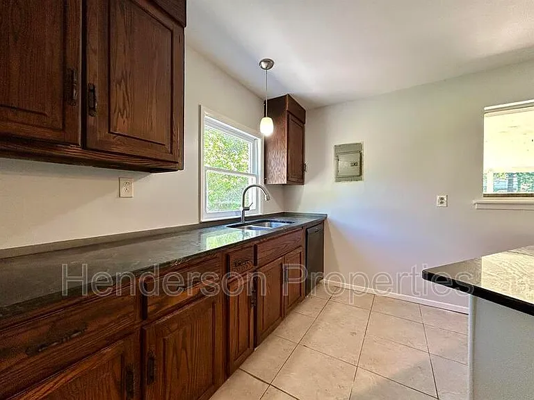 908 Bilmark Ave — Photo 5