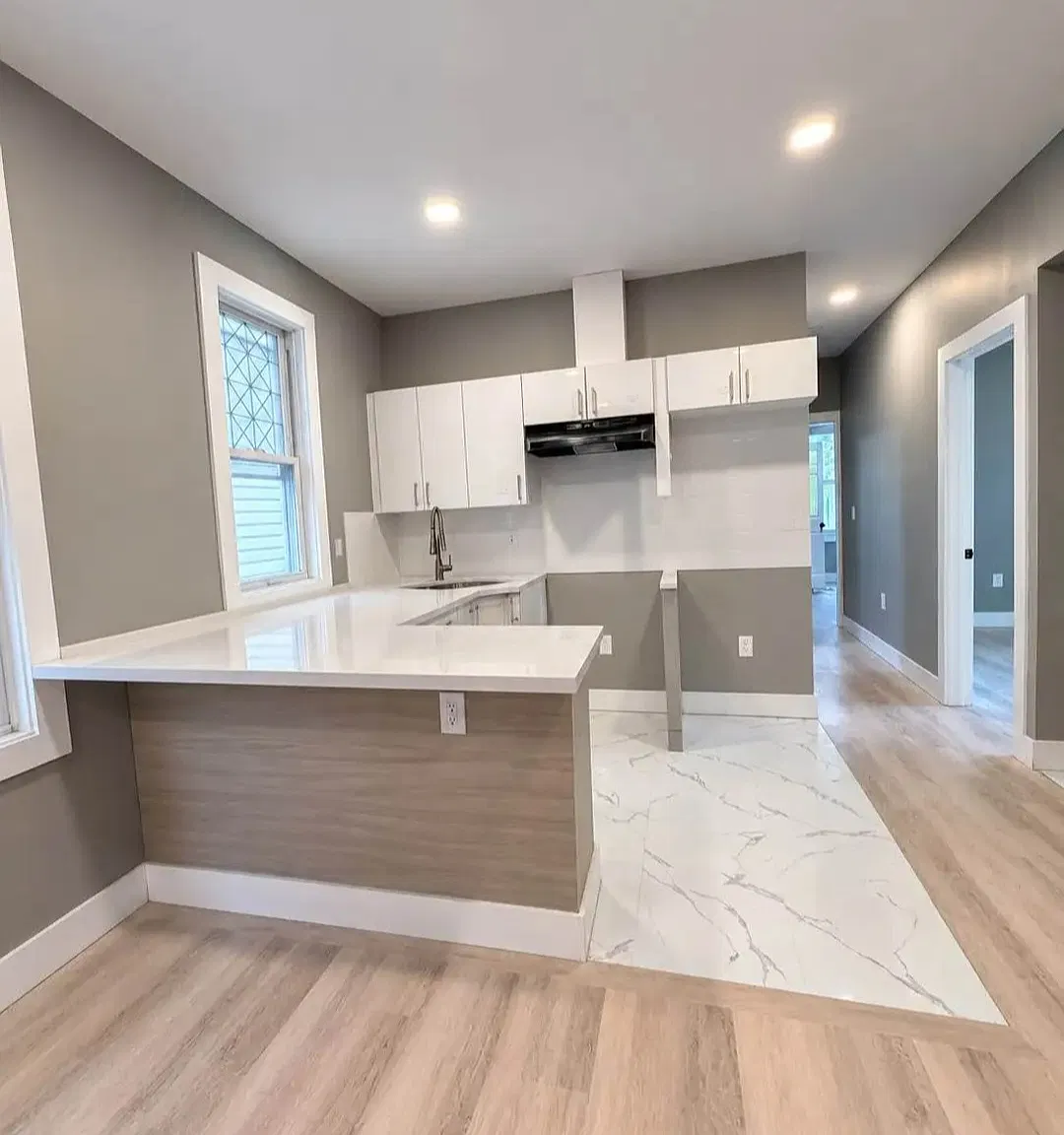 5 bed, $3,100 — Photo 1