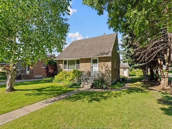 1105 Dot Ave, Windsor, ON N9C 3H9