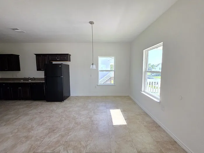 3 bed, 2.0 bath, 1412 sqft, $1,775 — Photo 4