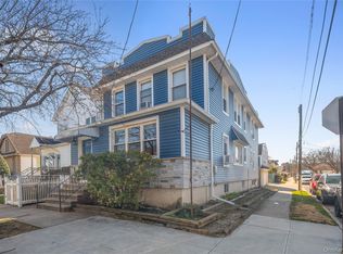 7526 166th St, Flushing, NY 11366
