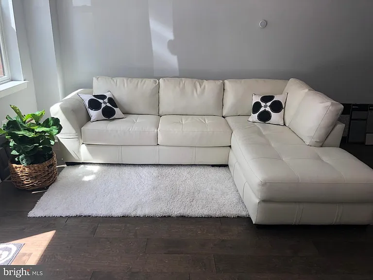 444 Kingsley St #444 — Photo 7