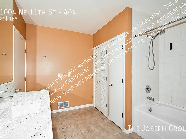 11004 NE 11th St #404 — Photo 16