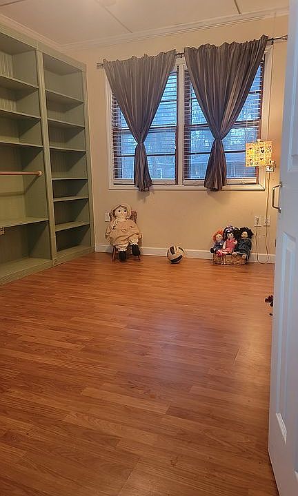 Bedroom 4/library