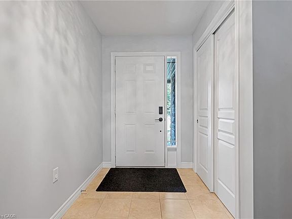 4th image of 28 Charleswood Cres