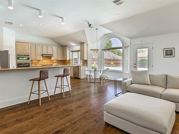 4th image of 6006 Valleywood Dr