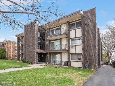 27 S Waiola Ave APT 302, La Grange, IL, 60525