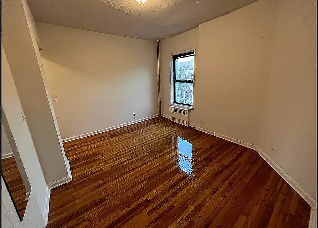200 West 113th Street — Photo 3
