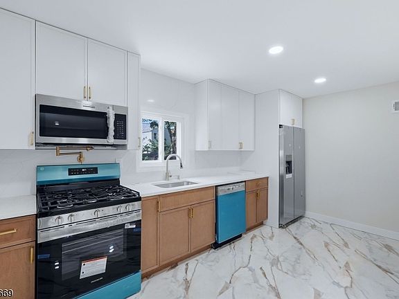 4th image of 243 N 15Th St